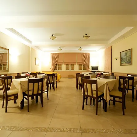 Ξενοδοχείο Oiti 2*