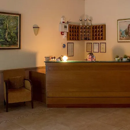 Oiti Hotel 2*